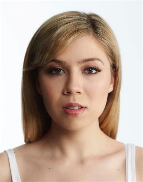 Jennette McCurdy in Hawaii : r/jennettemccurdy